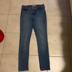311 Levi jeans